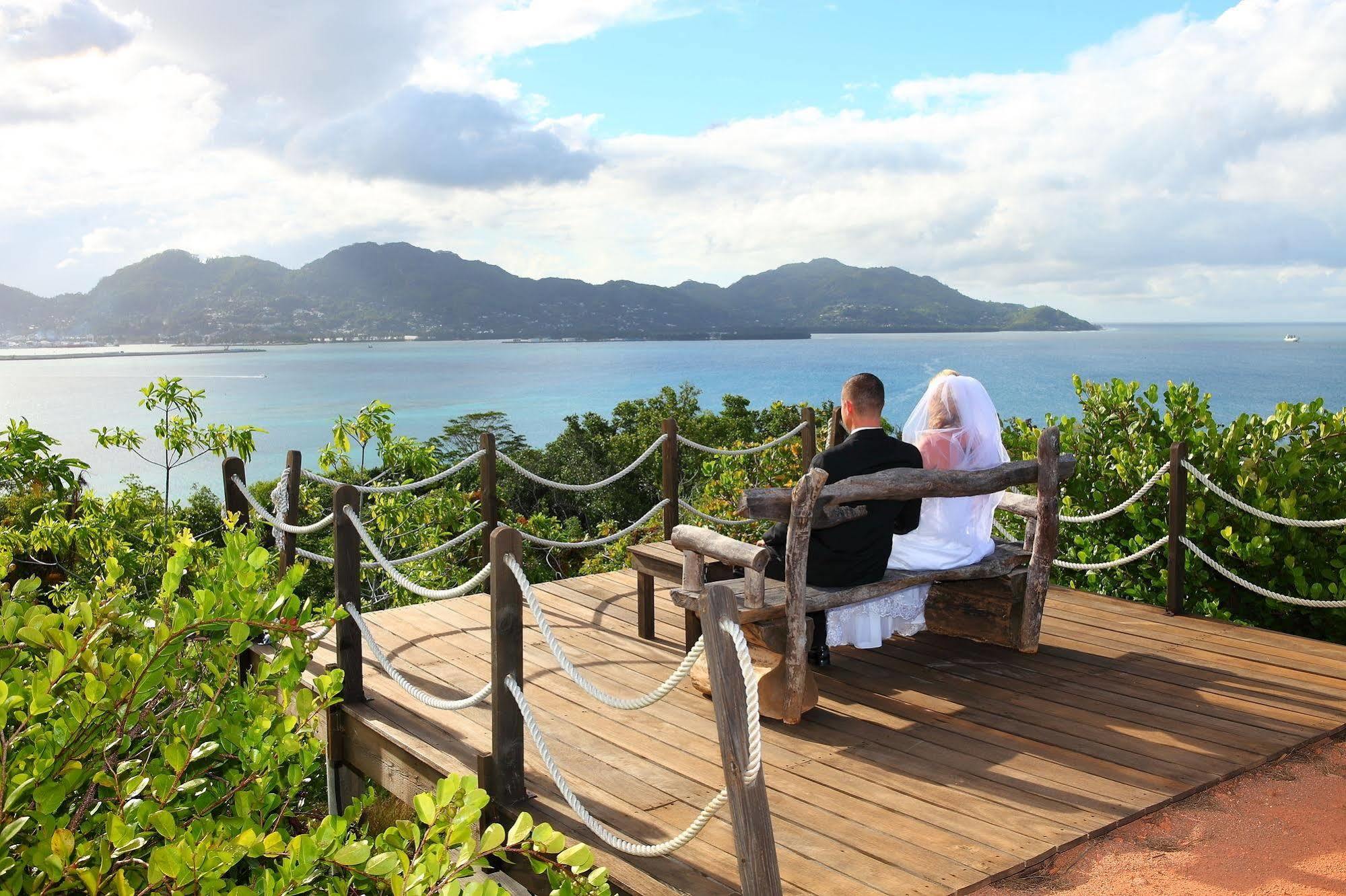 Cerf Island Resort Round Island Экстерьер фото